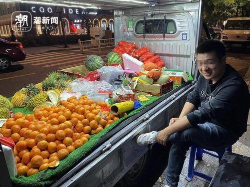 大理摆摊吃瓜事件,街头美食与文化冲突的碰撞