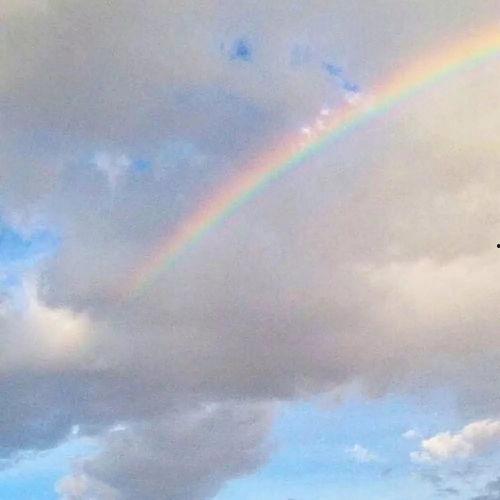 彩虹云朵带你吃瓜,一场视觉与味蕾的双重盛宴