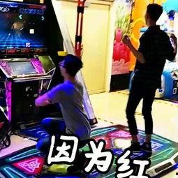 舞蹈校花吃瓜视频,校花吃瓜视频引发热议，揭秘校园生活幕后故事