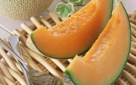 吃哈密瓜越吃越渴,越吃越渴的秘密解析