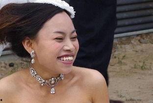 郑州模特吃瓜事件,网络热议背后的真相揭晓