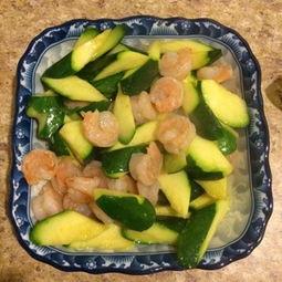 吃虾时可以吃小瓜吗,吃虾时的小瓜选择指南