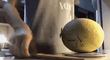 带你吃瓜说搞笑物品,揭秘“带你吃瓜”搞笑物品背后的趣味世界