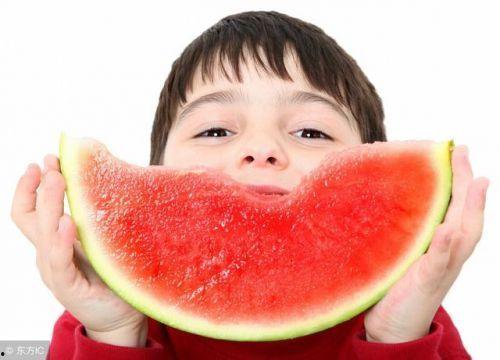 吃瓜小孩爱吃瓜,吃瓜小孩的瓜趣生活
