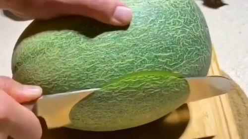 这样吃哈密瓜,这样吃，尽享夏日清凉