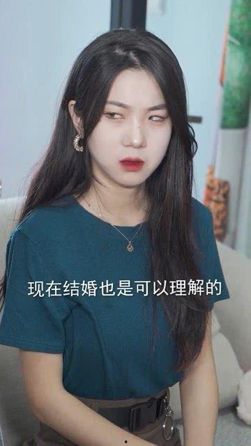 小伙偶遇吃瓜妹